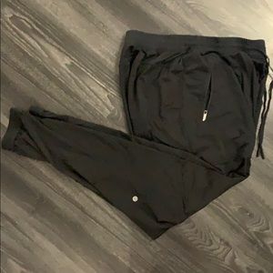 Men’s Lululemon black workout pants